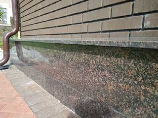 ЛК «Лонопарк». Облицовка. -  Полированный гранит Облицовка Полированный гранит