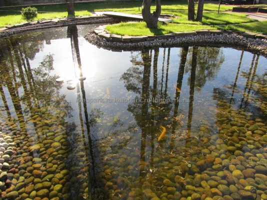 ЛК «Лонопарк». Водоемы  -  Декорирование галькой и песчаником   Декорирование галькой и песчаником